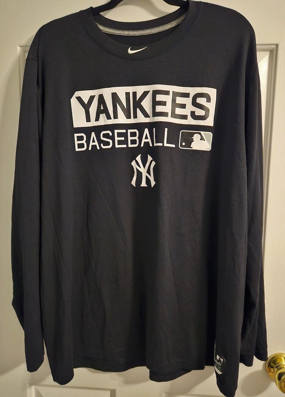 Men's Nike NY Yankees LS T-shirt Crew Neck Size XXL Black Authentic Collection